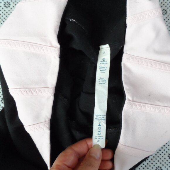 LULULEMON Leggings Black with pink waistband- size 8 - Picture 5 of 5